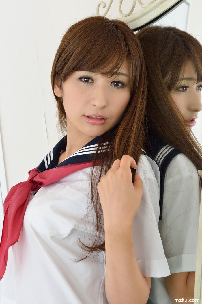 日本校花真甜美，教室撩裙诱人鼻血(23)