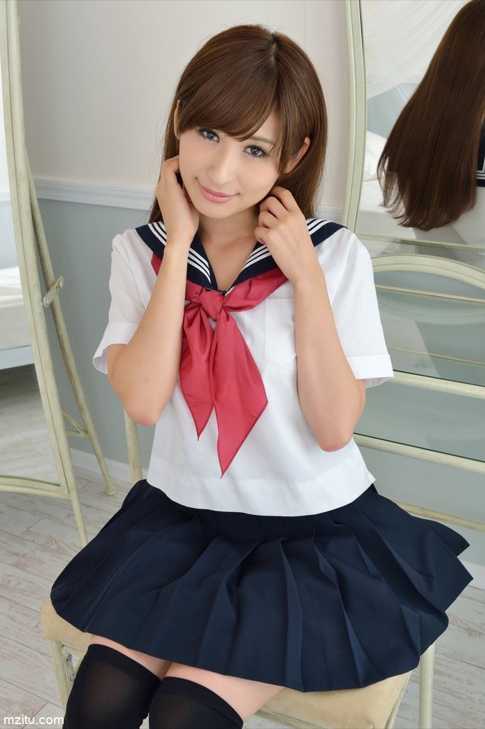 日本校花真甜美，教室撩裙诱人鼻血(30)