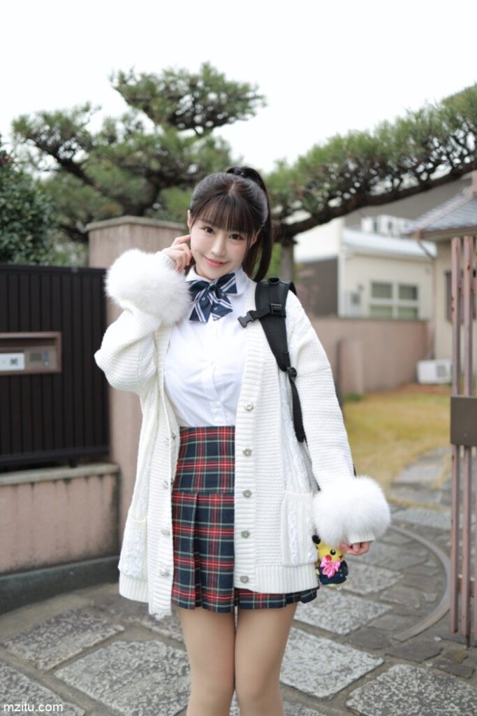 甜美小姐姐朱可儿：下课后来一场尾随的约会-开心图库