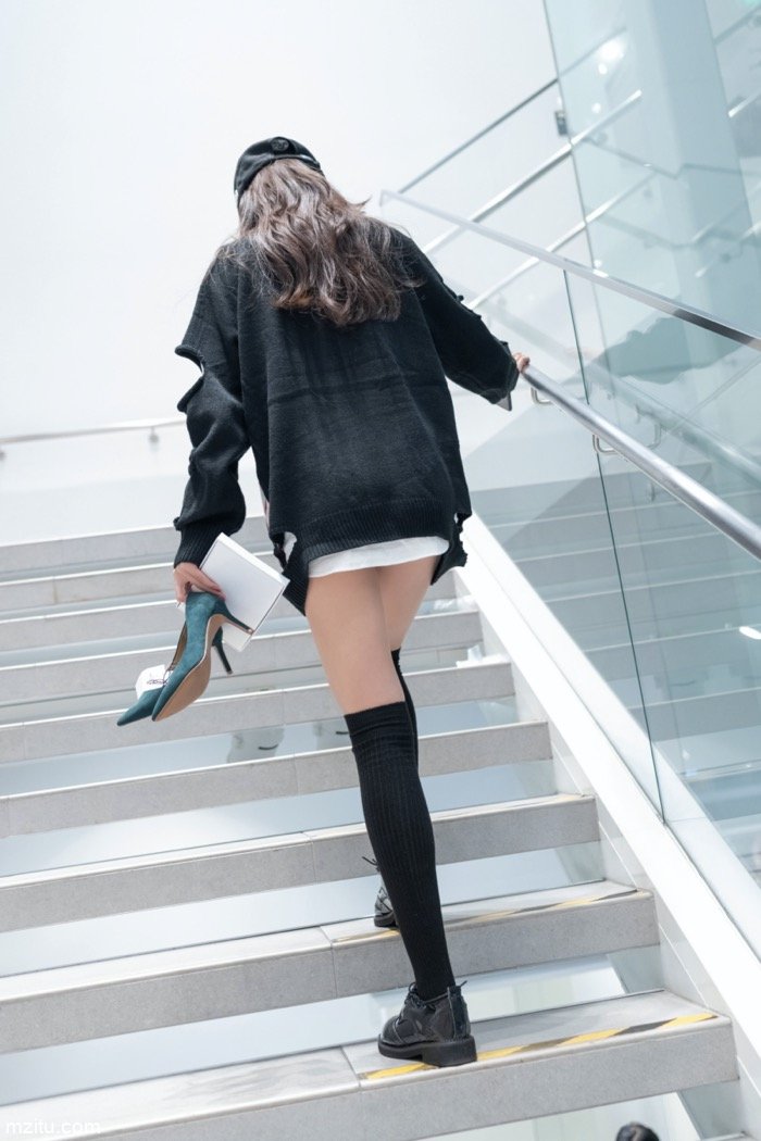 美女你要去何处？商场三楼优衣库(10)