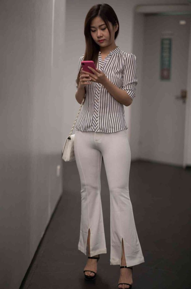 逛书店的白色紧身裤女孩【450P】04040-开心图库