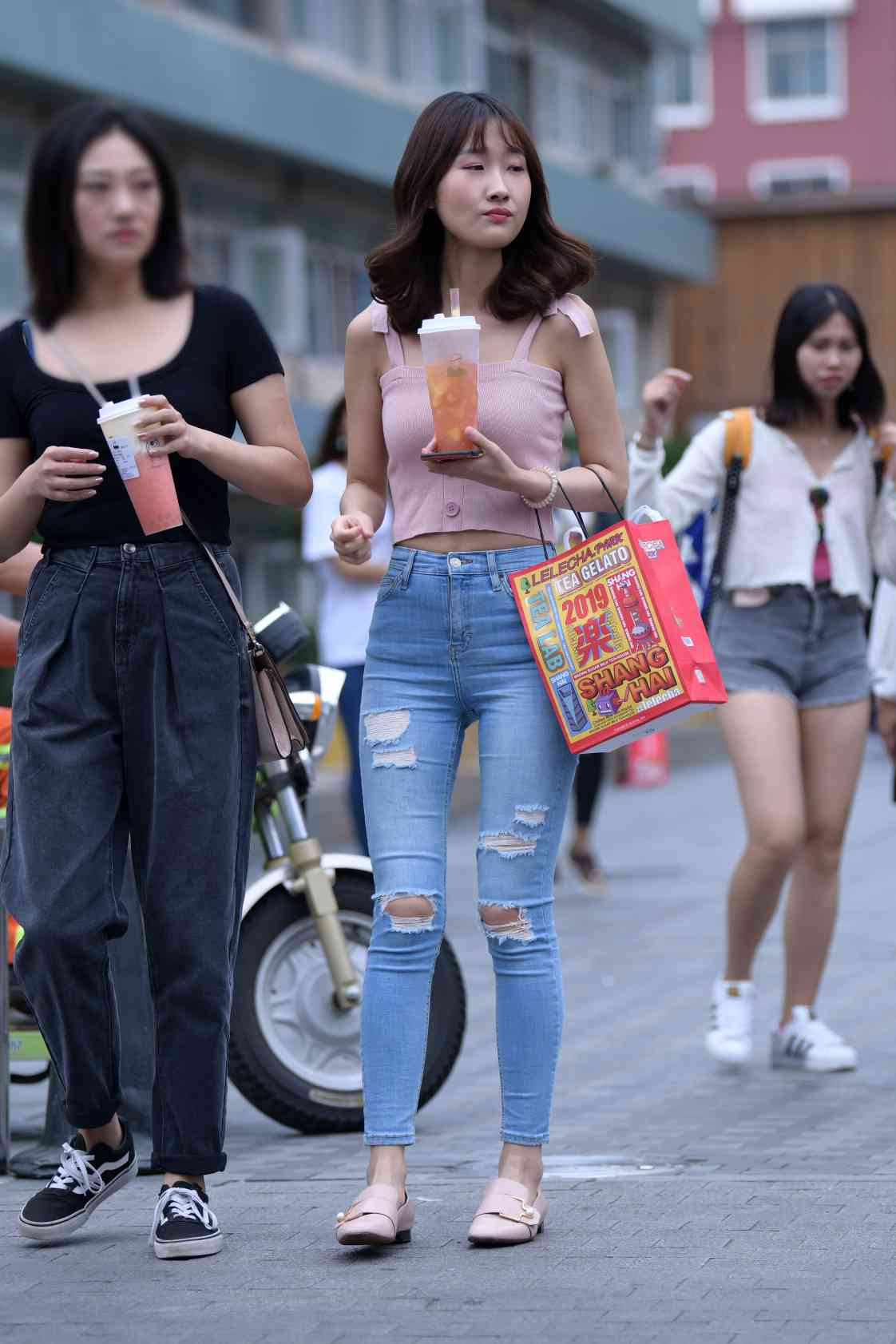 图片[2]-【免费】紧身牛仔裤女生【18P】04014-开心图库