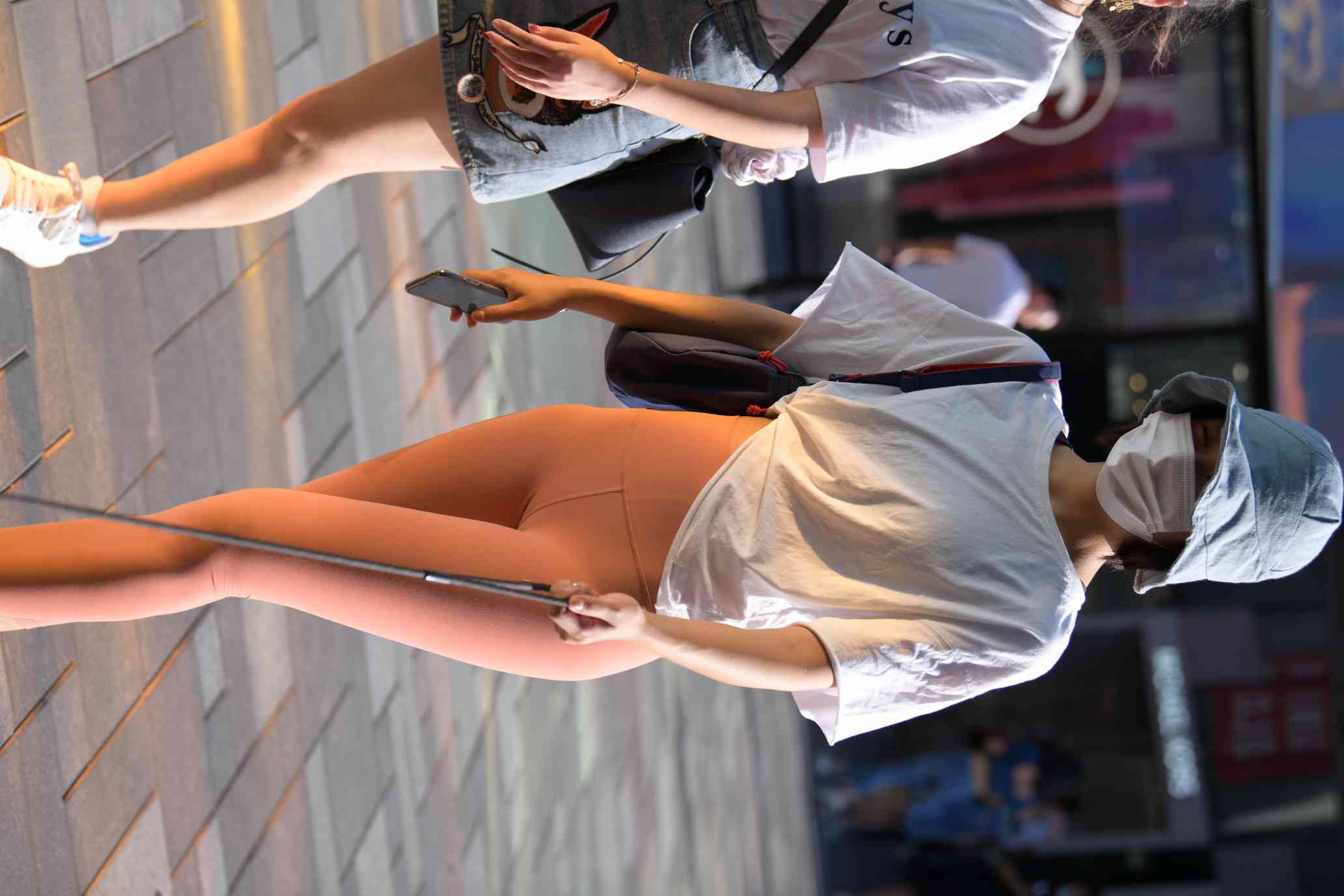 图片[2]-【免费】遛狗的瑜伽裤女人【60P】04031-开心图库