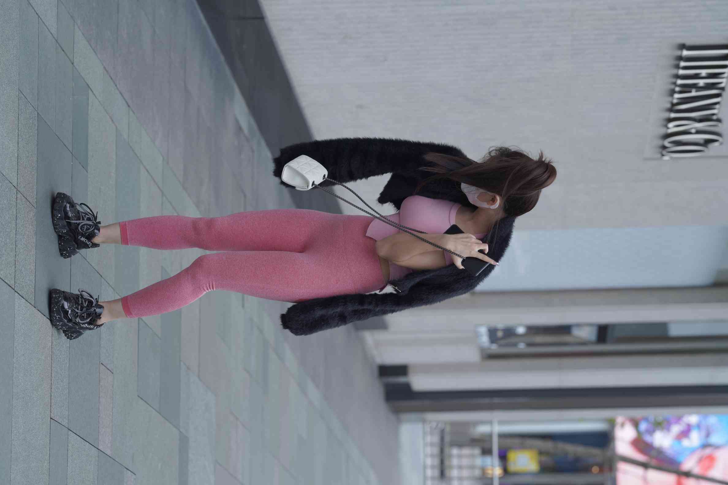 图片[3]-粉红色瑜伽裤的眼镜妹妹【93P】04019-开心图库