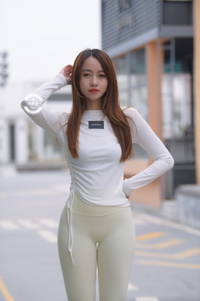 图片[1]-漂亮的白色瑜伽裤女孩 J1441 696P1V-21.4GB-开心图库