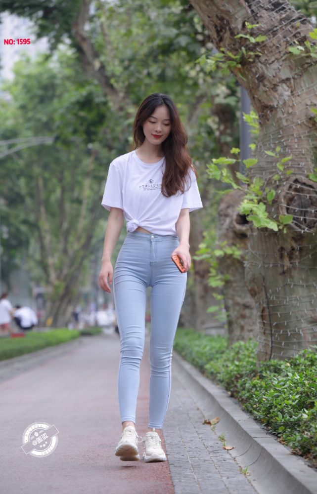 个子非常高的紧身牛仔裤女孩J2065 879P1V-25.5GB-开心图库