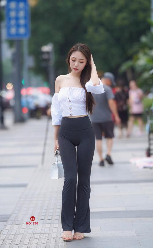 身材非常哇塞的瑜伽裤女孩  J1333 521P6V-21.6GB-开心图库