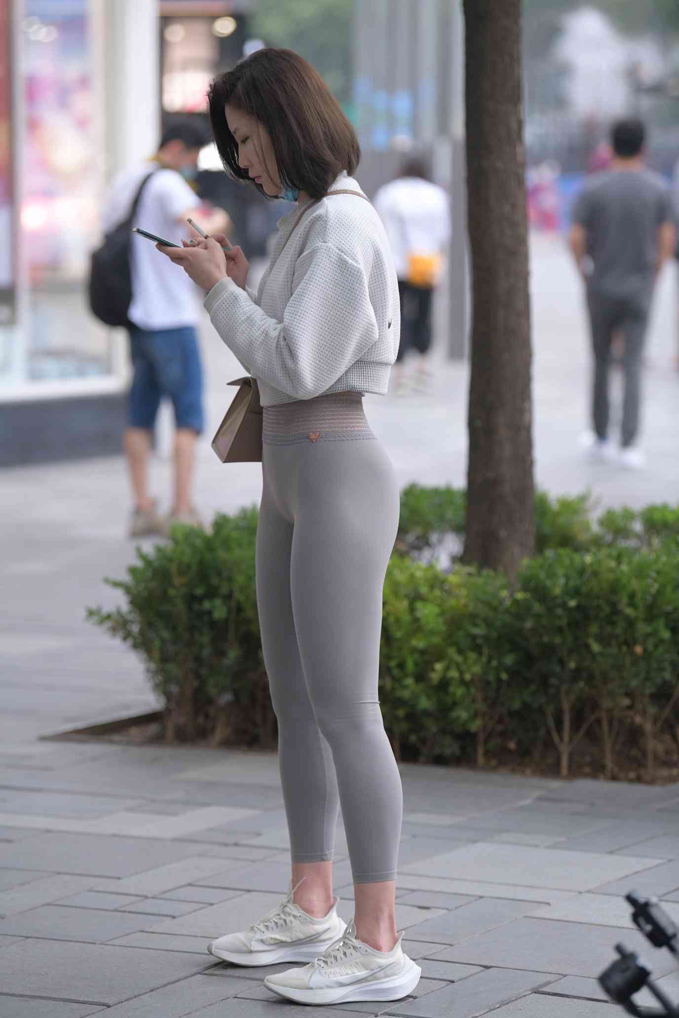 图片[1]-身材很好的短发瑜伽裤姑娘【157P】04015-开心图库