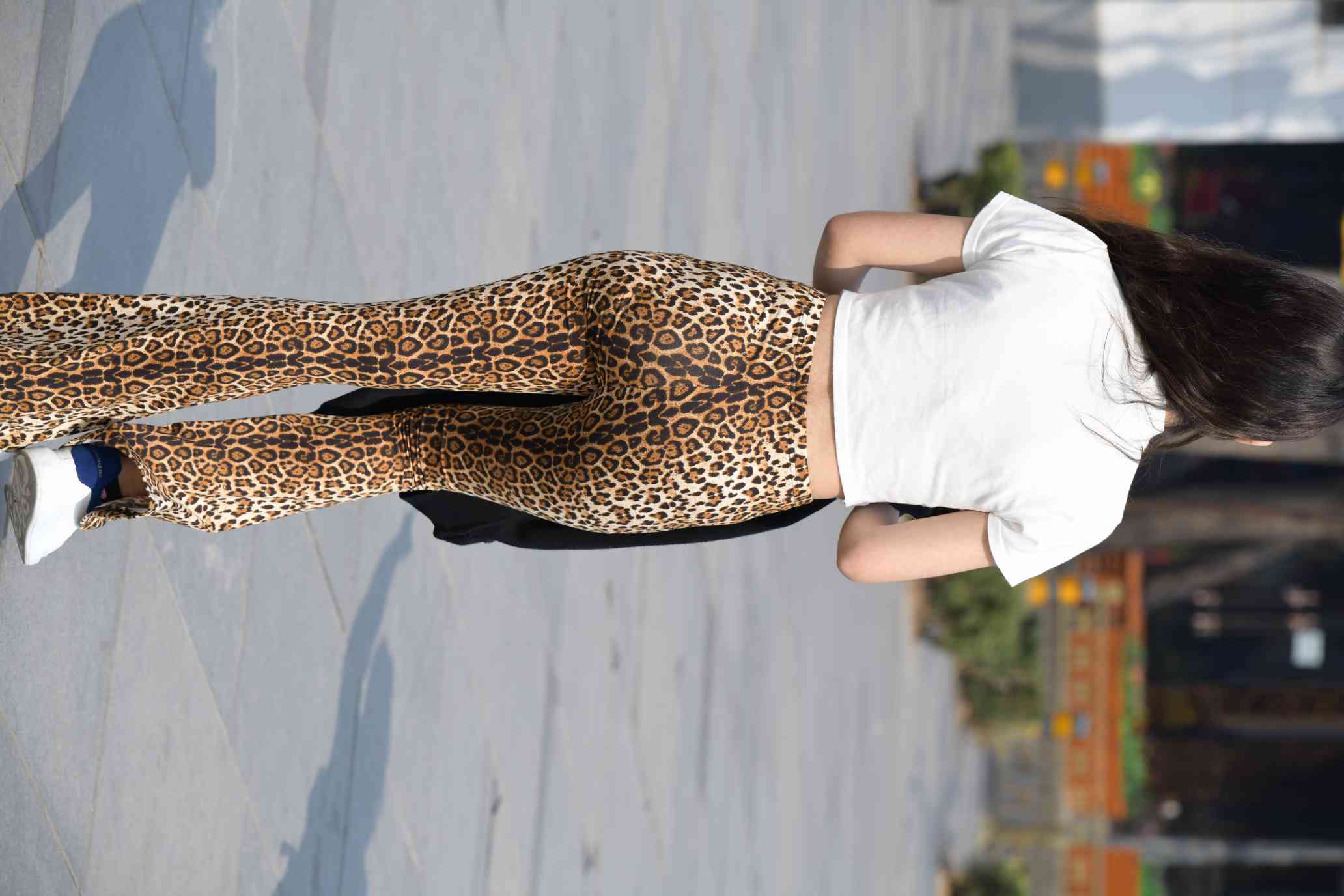 图片[2]-豹纹紧身裤小姑娘【339P】04026-开心图库