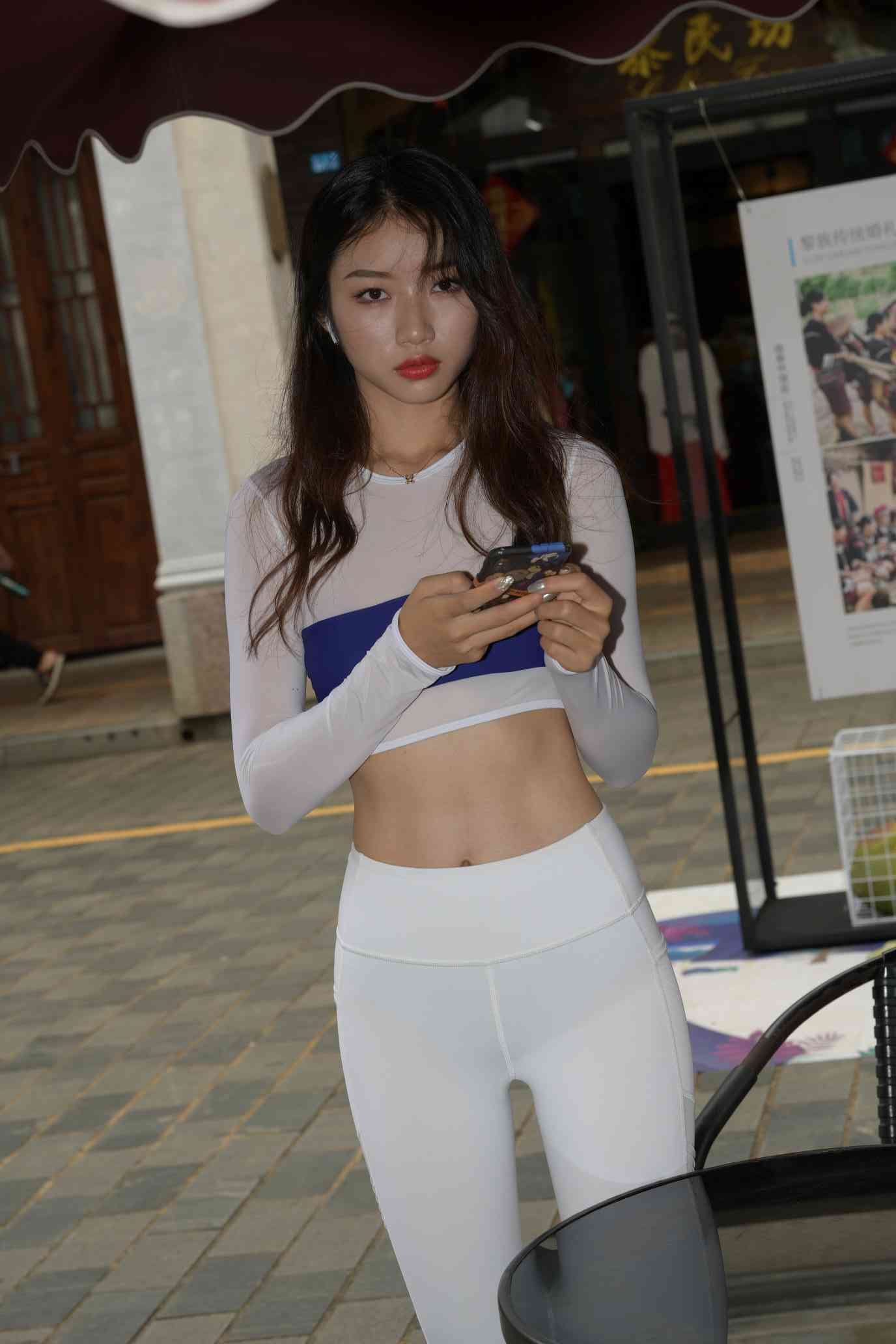 图片[3]-白色瑜伽裤好身材女孩【530P】04041-开心图库