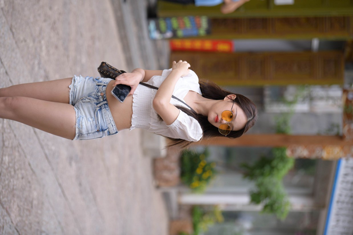 图片[2]-戴太阳镜的牛仔短裤紧身牛仔MM【167P】00021-开心图库