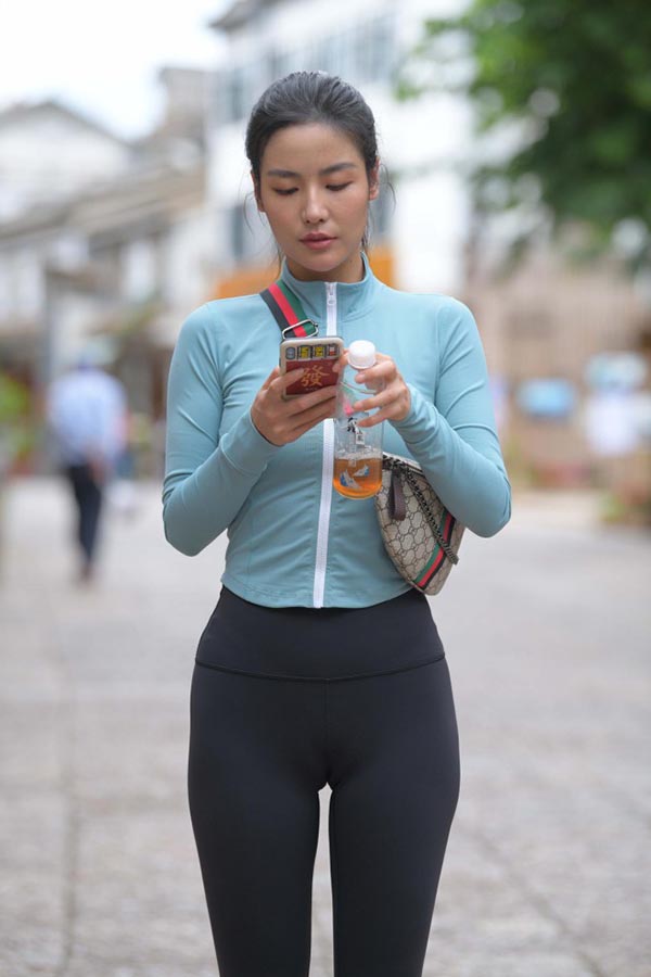 结束完了一天的瑜伽训练【254P】00011-开心图库