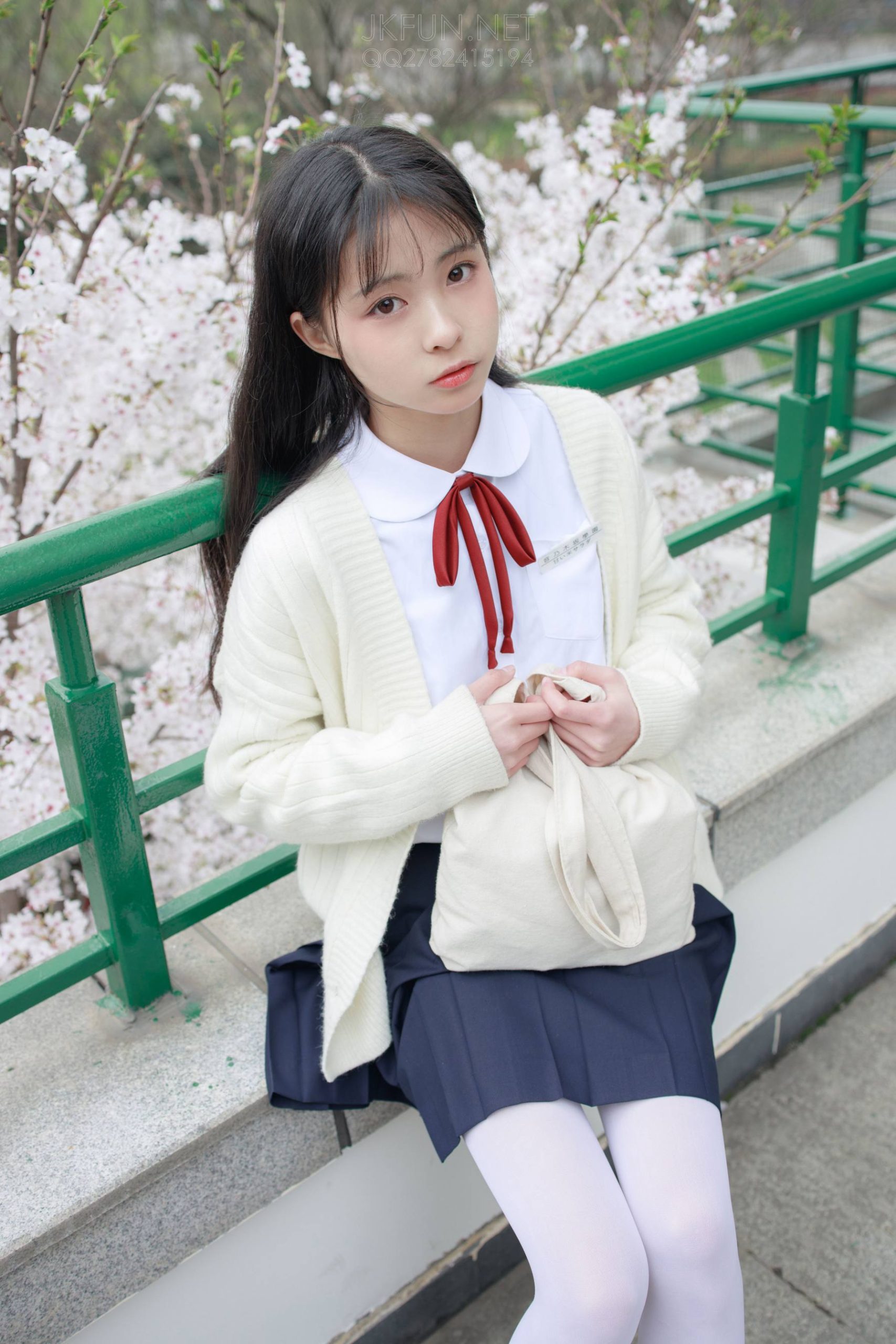 图片[1]-甜美可人的白丝姑娘【127P】20011-开心图库