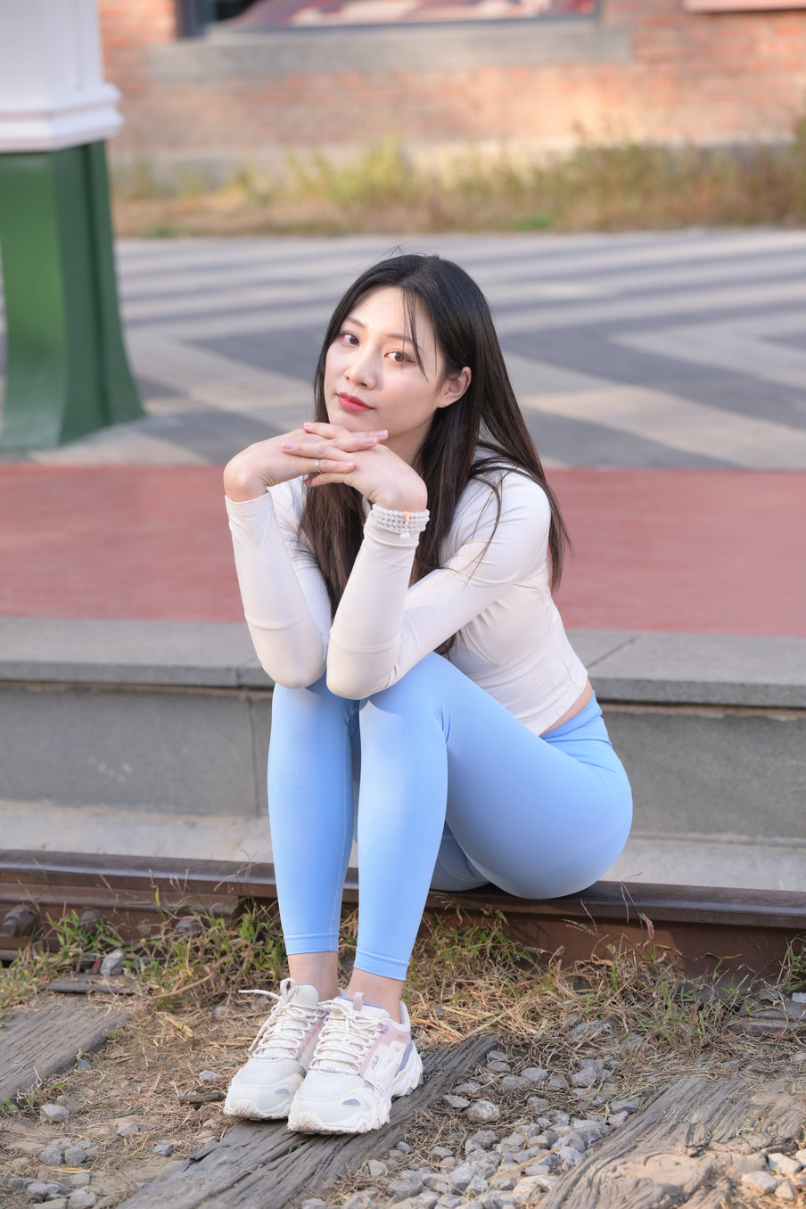 图片[2]-在路边休息的瑜伽裤女孩 J3435 558P-10.8GB-开心图库