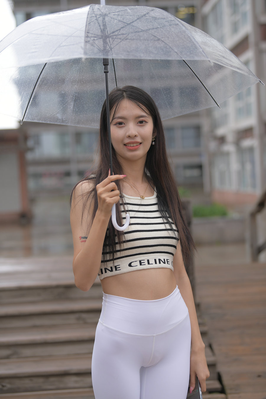 图片[1]-打伞的白色瑜伽裤女孩J2986 622P1V-22.06GB-开心图库