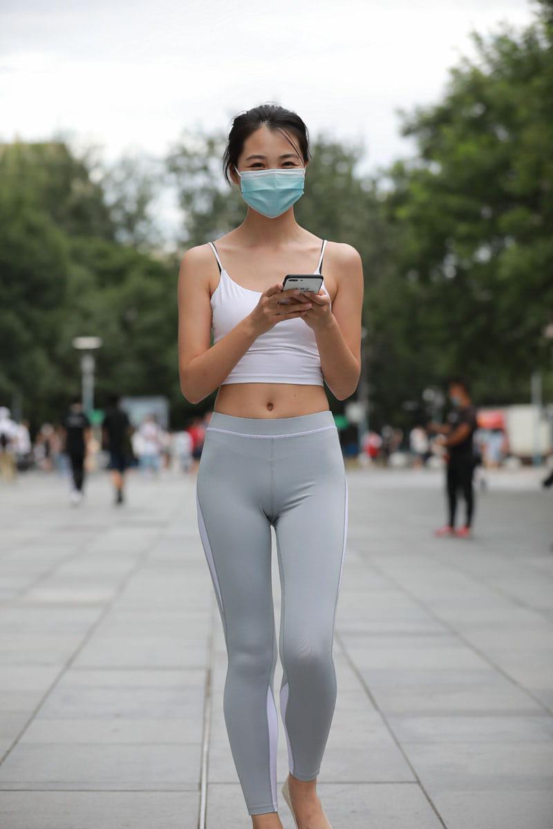 图片[4]-灰色瑜伽裤姑娘笑容超甜 J5074 180P2V-2.15GB-开心图库