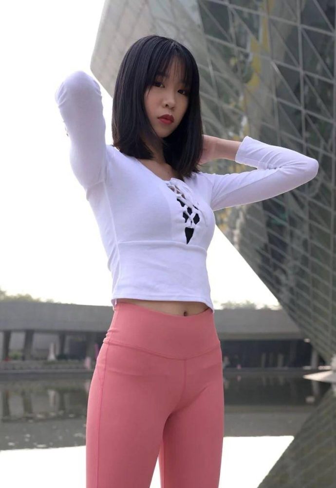 粉色瑜伽裤年轻女孩 J1311 417P17V-14.9GB-开心图库