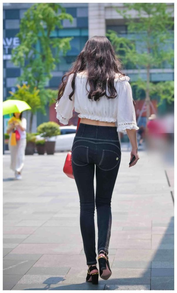 紧身牛仔裤卷发姑娘 J1726 103P-2.28GB-开心图库