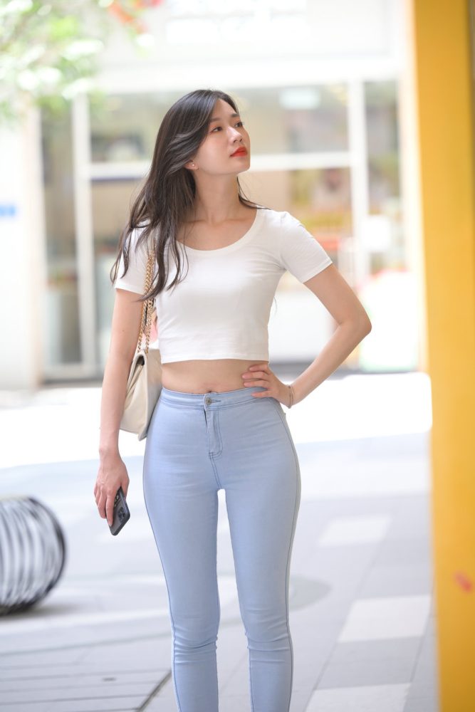 图片[2]-正在逛街的紧身牛仔裤女孩J1815 1112P1V-30.2GB-开心图库