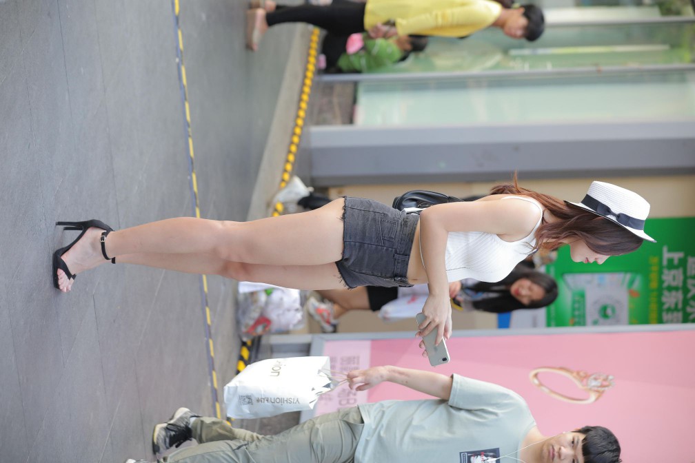 图片[3]-非常时尚阳光的牛仔热裤女孩【808P】00064-开心图库