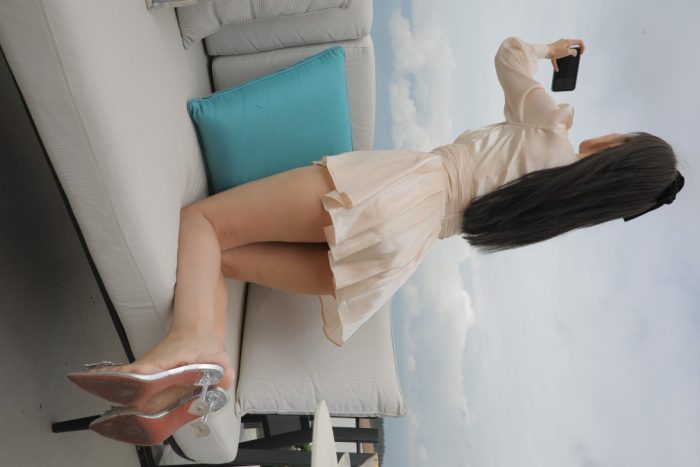 戴黑色蝴蝶结的长发女孩【369P】00027-开心图库