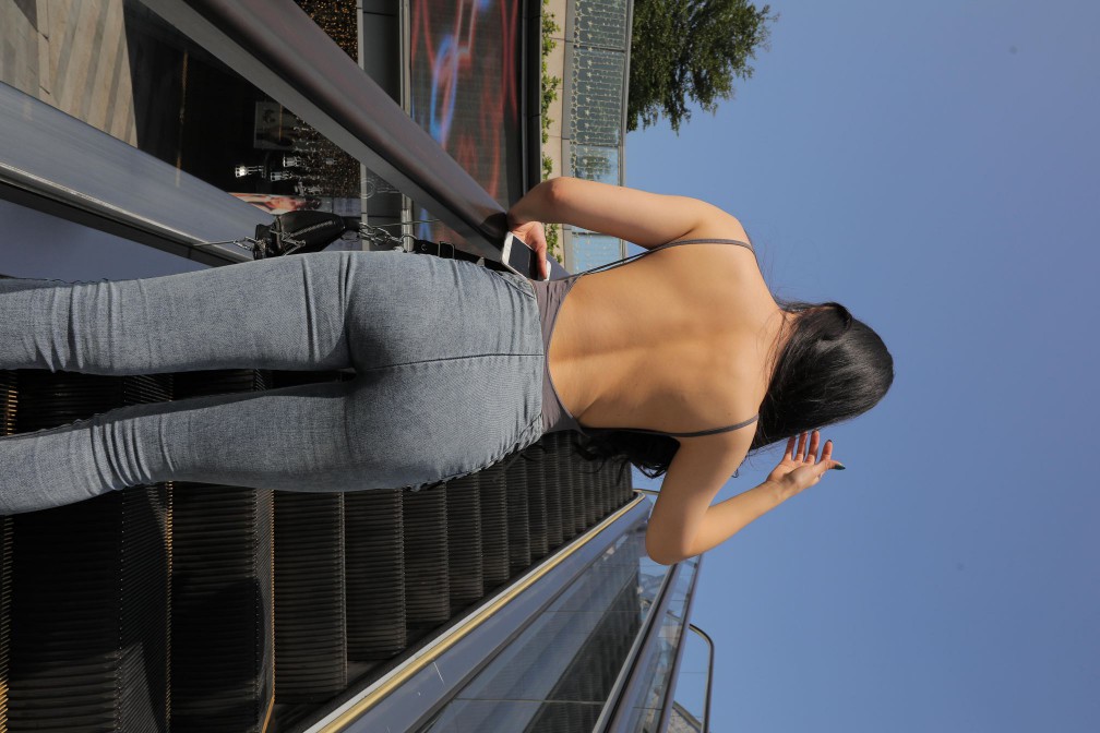 图片[4]-漂亮的紧身牛仔裤长发女孩【474P】00059-开心图库