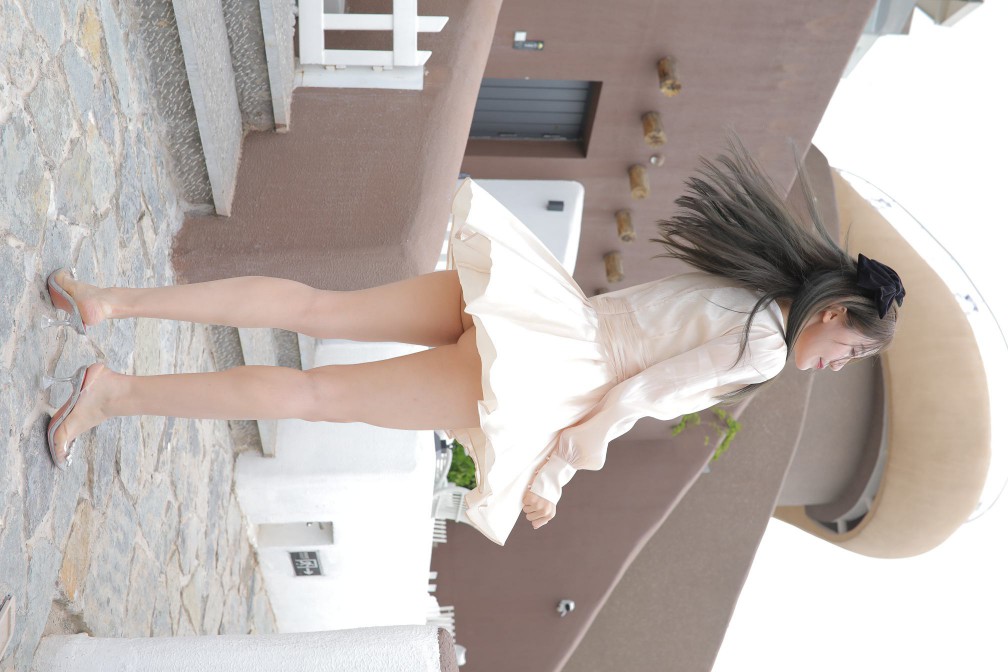 图片[6]-戴黑色蝴蝶结的长发女孩【369P】00027-开心图库