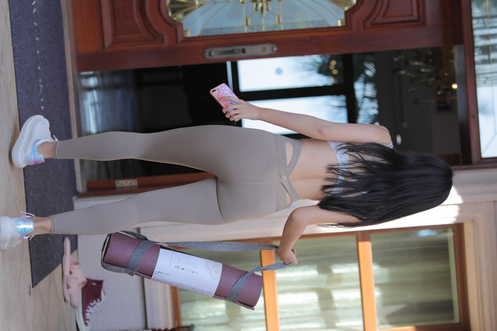 图片[5]-灰色瑜伽裤温柔的女孩【369P】00058-开心图库