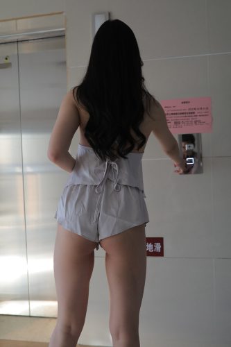 图片[4]-非常有女人味的热裤姑娘【228P】0007-开心图库