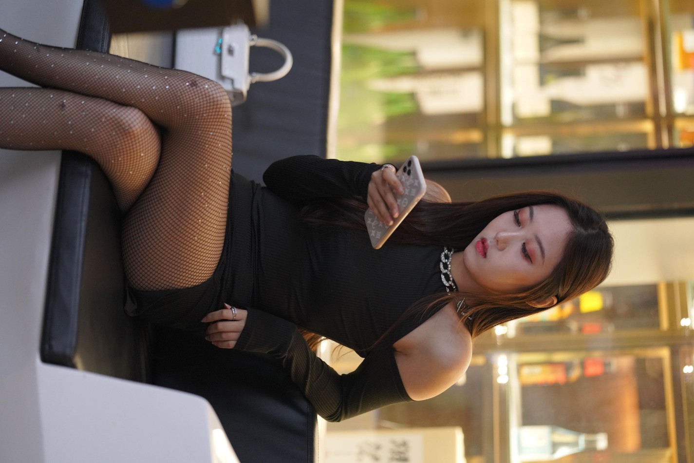 图片[5]-非常妩媚的网格丝袜女孩【186P】00037-开心图库