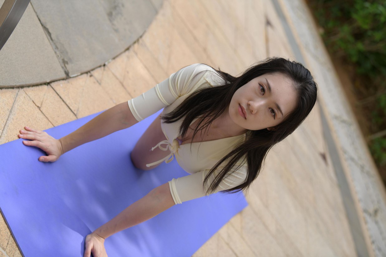 图片[3]-游泳池旁边的比基尼女生【327P】00042-开心图库