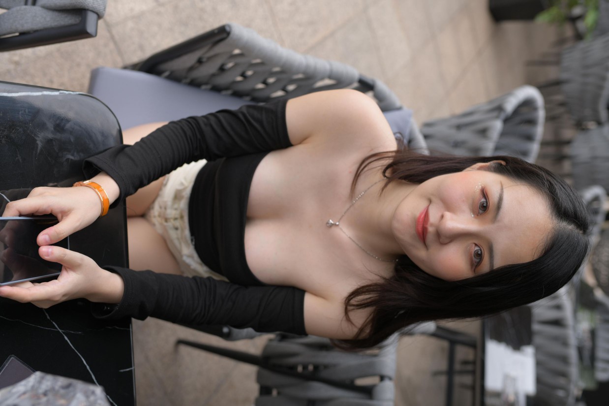 图片[3]-白色短裤的女生笑的很开心【177P】00035-开心图库