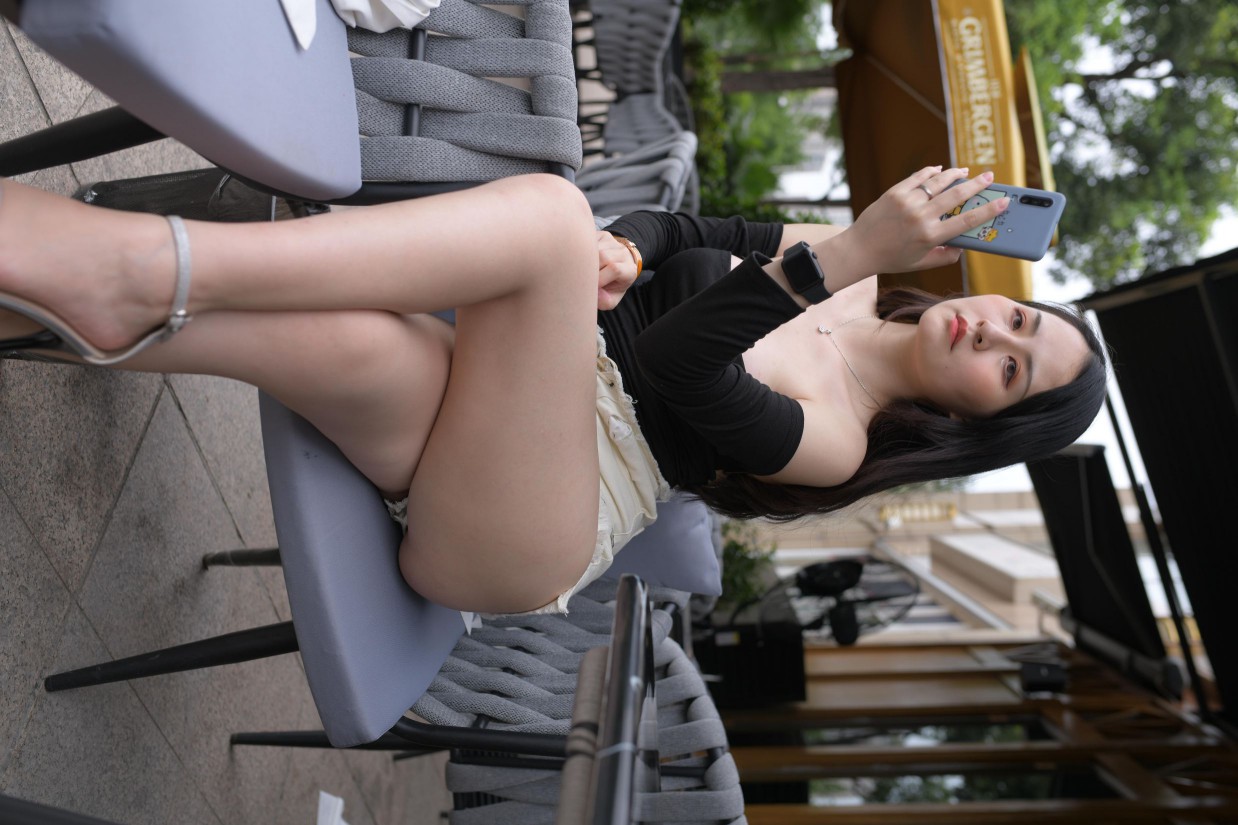 图片[4]-白色短裤的女生笑的很开心【177P】00035-开心图库