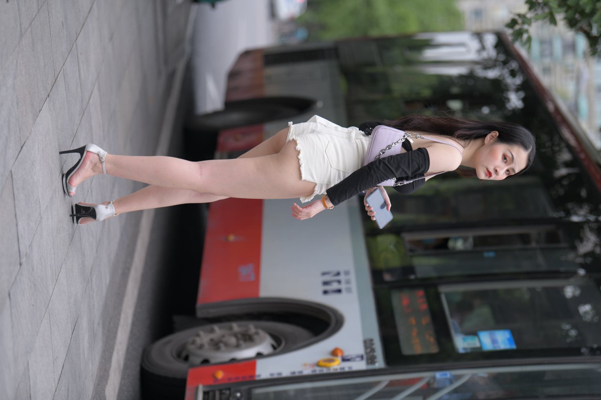 图片[3]-长发飘飘的白色热裤美丽女孩【49P】00029-开心图库