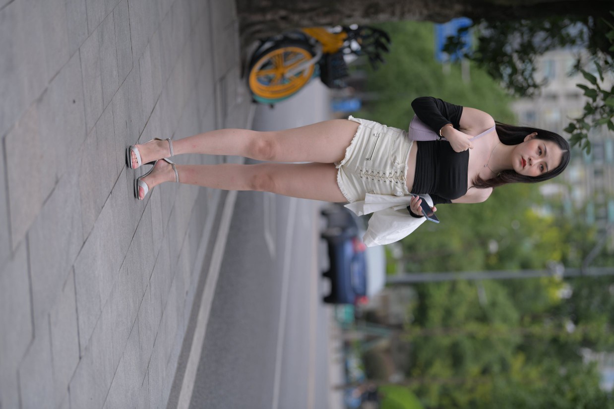 图片[4]-长发飘飘的白色热裤美丽女孩【49P】00029-开心图库