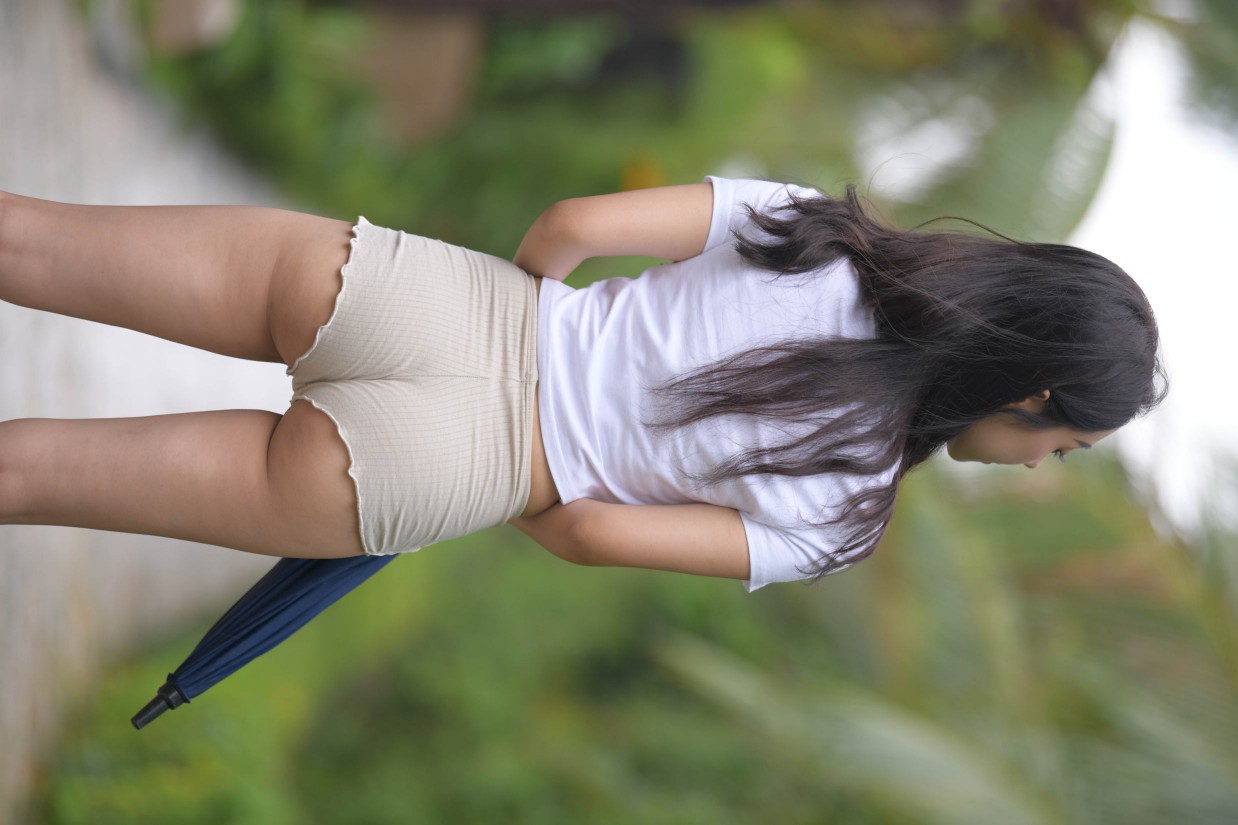 图片[4]-在郊外的长发热裤姑娘【388P】00022-开心图库