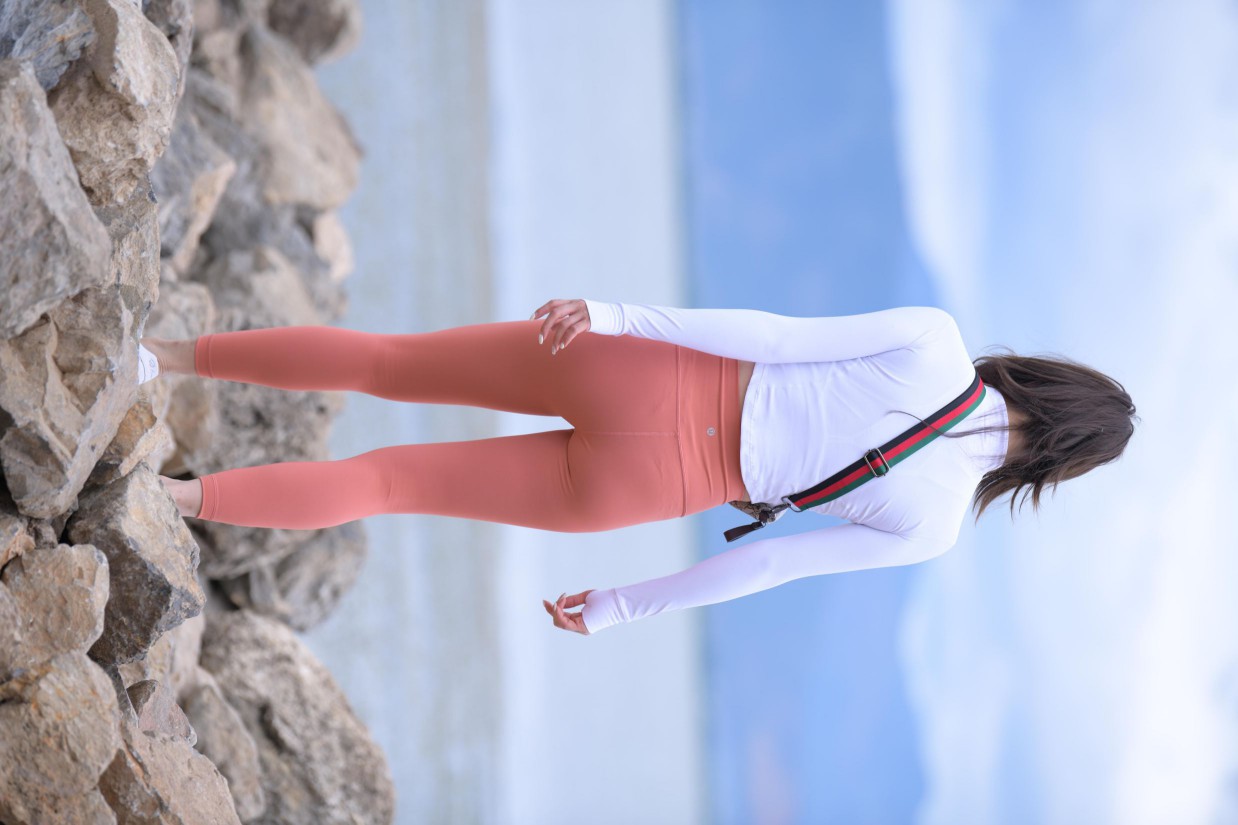 图片[6]-橙色瑜伽裤的高马尾姑娘【615P】00051-开心图库