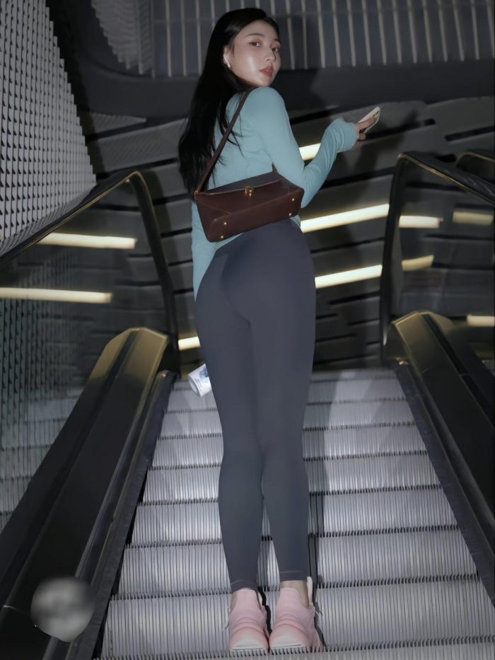 晚上逛商场的瑜伽裤漂亮女孩J2244 225P2V-15.1GB-开心图库