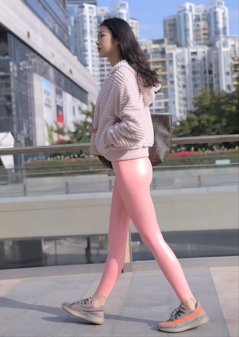 图片[2]-粉红色紧身裤的女孩 J1482 365P2V-18.1GB-开心图库