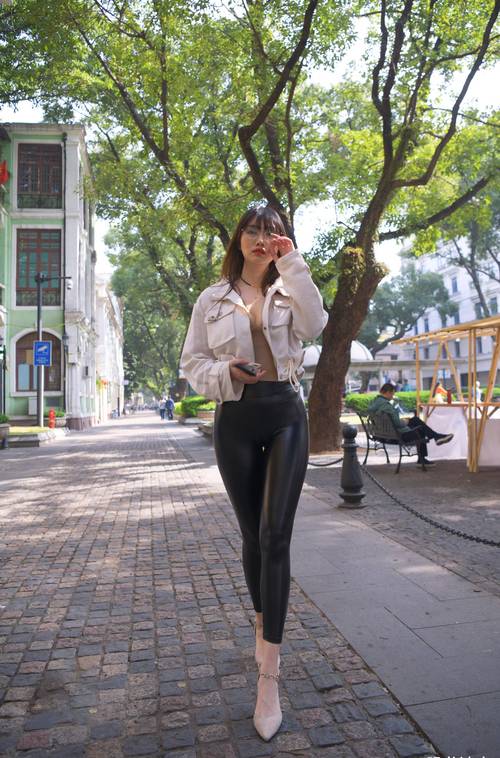 图片[2]-戴眼镜的皮裤女孩 J1473 1046P2V-35.5GB-开心图库