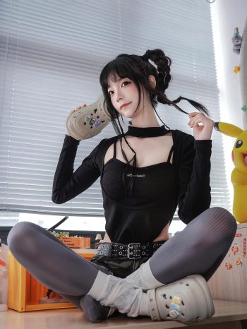 图片[5]-牛仔热裤+灰丝姑娘玩自拍-开心图库