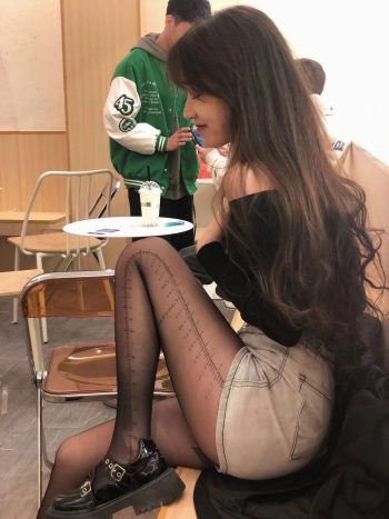 图片[3]-牛仔短裤+黑丝，太好看了吧-开心图库