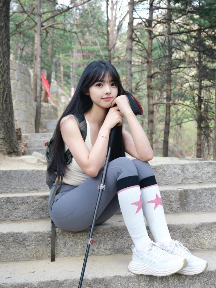 爱爬山的瑜伽裤MM，太甜美了！~-开心图库