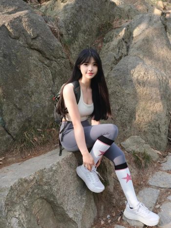 图片[7]-爱爬山的瑜伽裤MM，太甜美了！~-开心图库